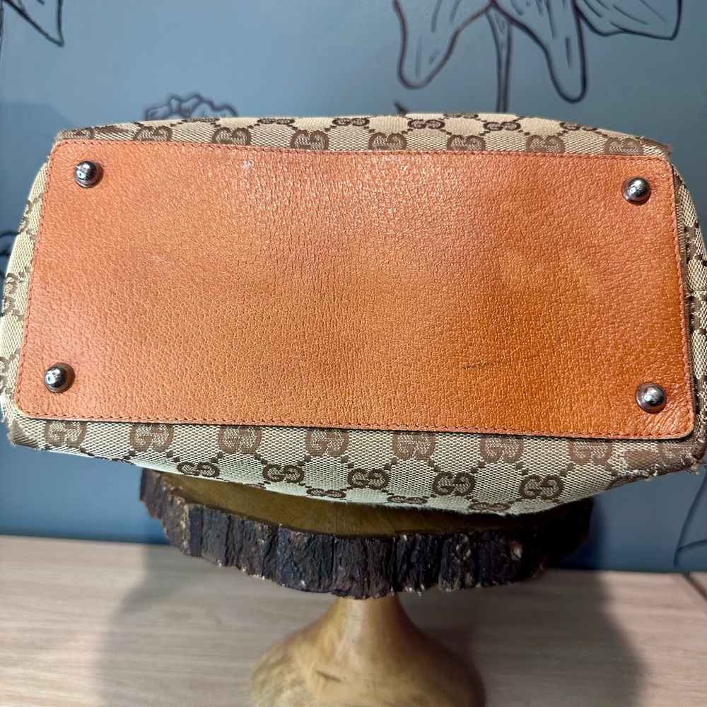 Gucci GG Logo Vintage Canvas Shoulder Bag - Picture 10 of 15
